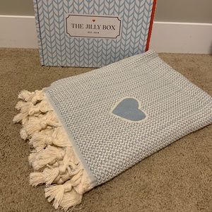 Jilly Box Droplet Blanket